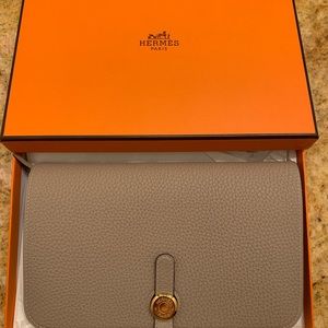 Brand new Hermès wallet/Authentic Guarantee!
